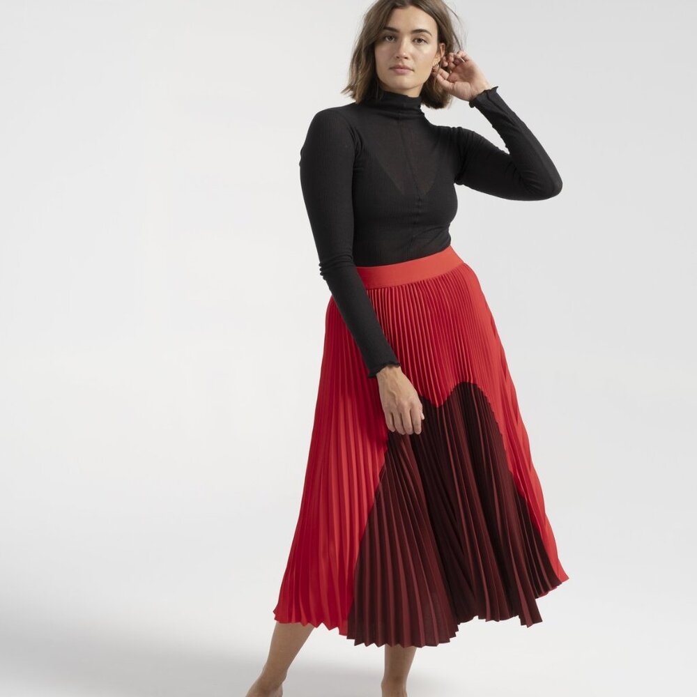 Nomia Red Burgundy Pleated Skirt Size M